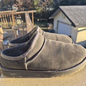 UGG Classic Slippers in grey Size 11